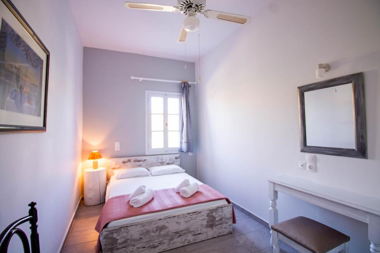 Meltemi Hotel Kythnos Loutrá Esterno foto
