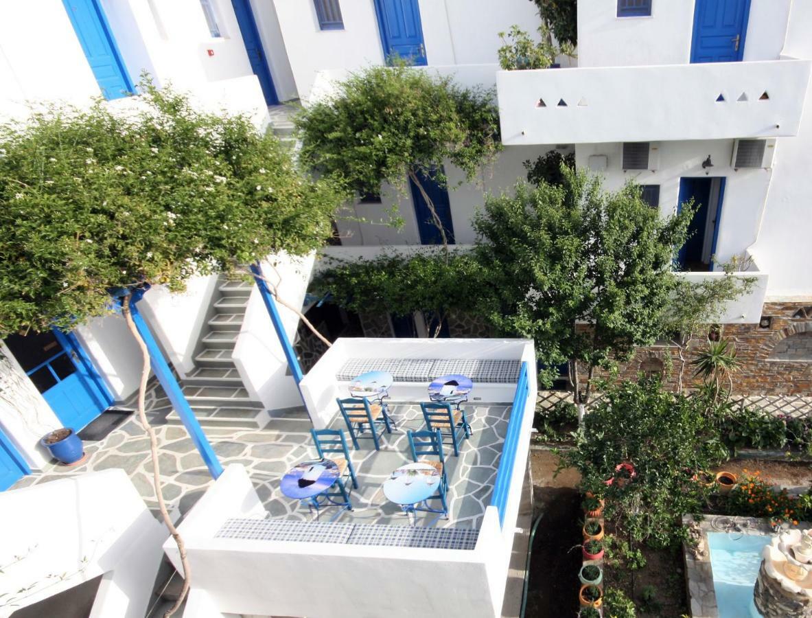 Meltemi Hotel Kythnos Loutrá Esterno foto
